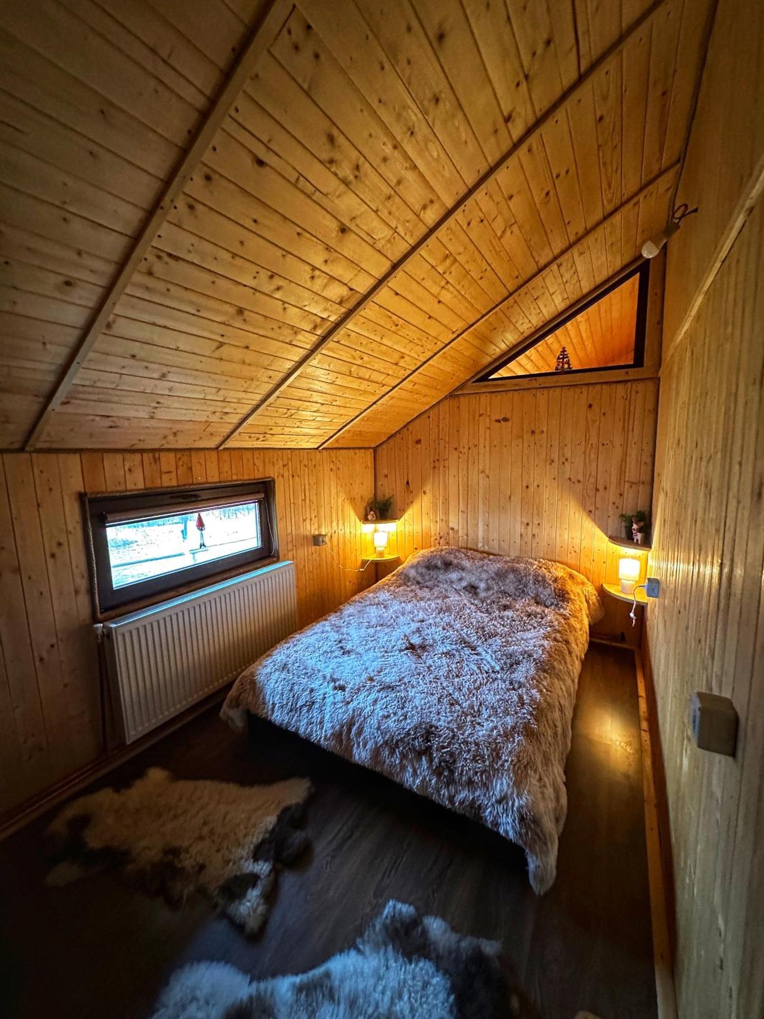 Casuta Din Stejari-Transalpina Villa Novaci-Străini Eksteriør bilde