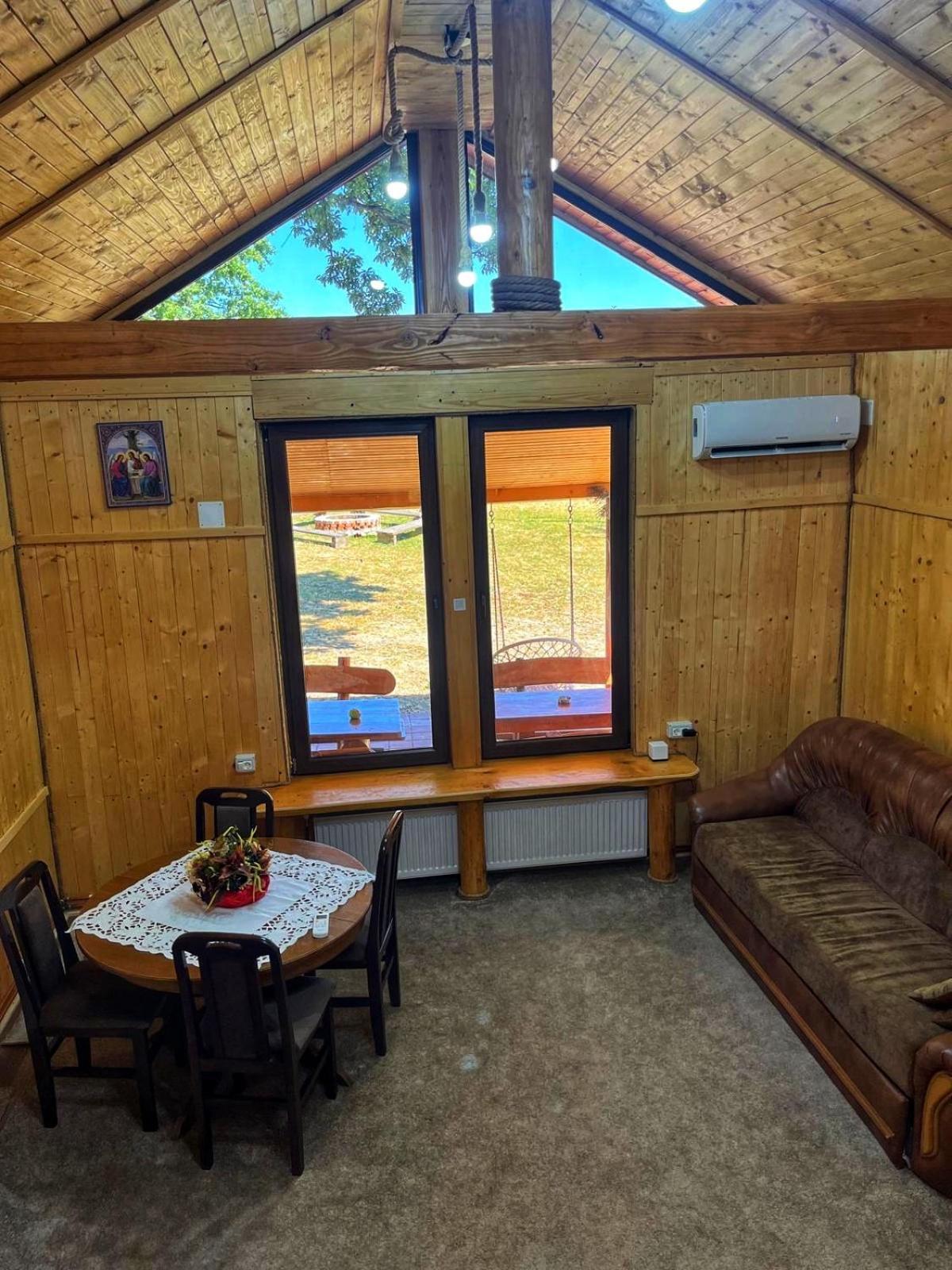 Casuta Din Stejari-Transalpina Villa Novaci-Străini Eksteriør bilde